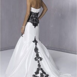 Brand new Maggie Sottero wedding dress- this style is no longer made.